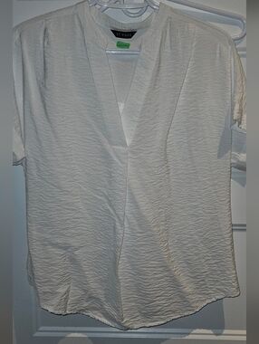 ET VOUS White V-Neck Textured Blouse